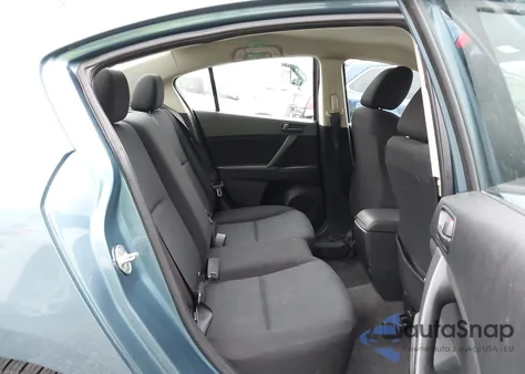 2011 Mazda Mazda3 I Sport z USA, uszkodzony, nr VIN JM1BL1UG3B1482506